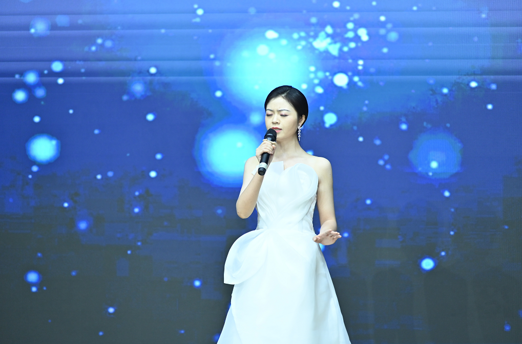 李佳欣